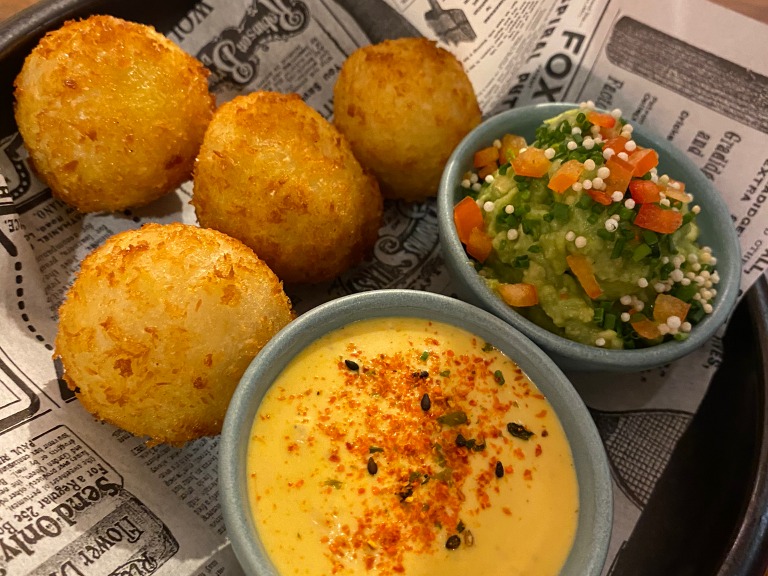 Carta de Restaurantes en Donostia, APU•MAR Peruarra, Yuquitas rellenas 4unds.