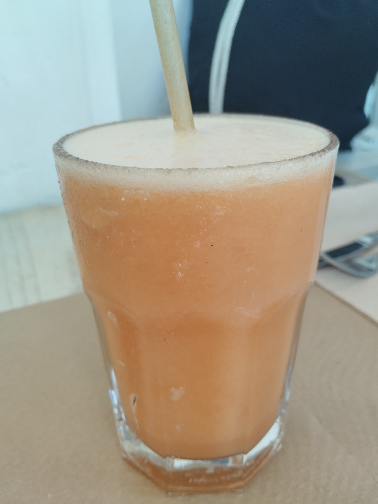 Carta de Restaurantes en Donostia, Botanika, Batido de plátano, fruta de temporada y melón