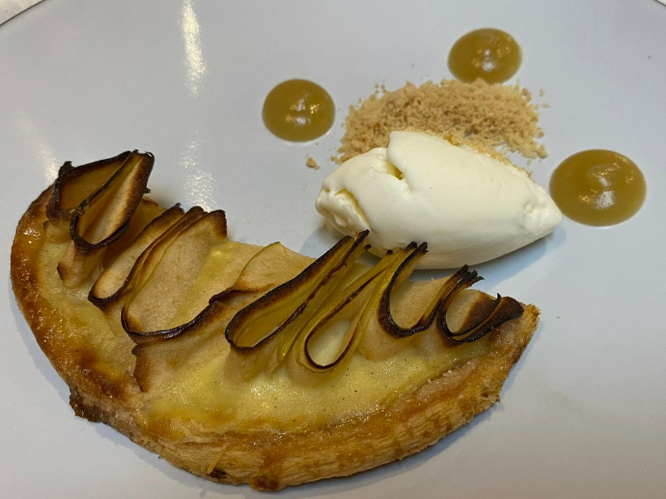 Carta de Restaurantes en Donostia, Narru, Tarta de manzana, helado de leche