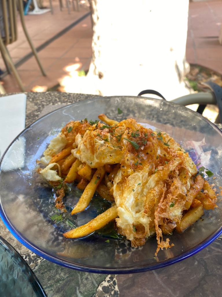 Gastronomy recommendation in el Masnou: Huevos estrellados