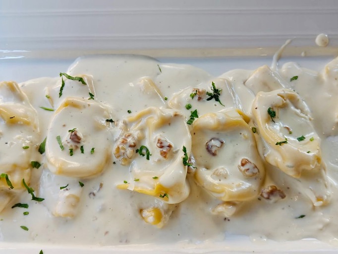 Carta de Restaurantes en El Masnou, Tra Amici Masnou, Caramelle de queso y pera con Gorgonzola y nueces