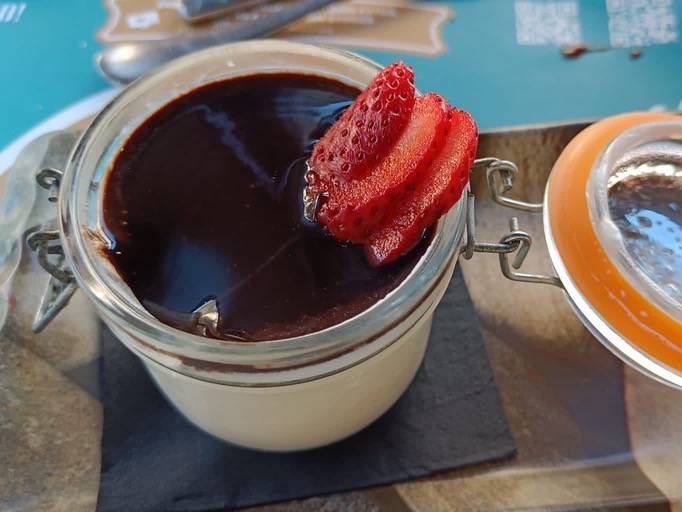 Carta de Restaurantes en El Masnou, Tra Amici Masnou, Pannacotta de chocolate