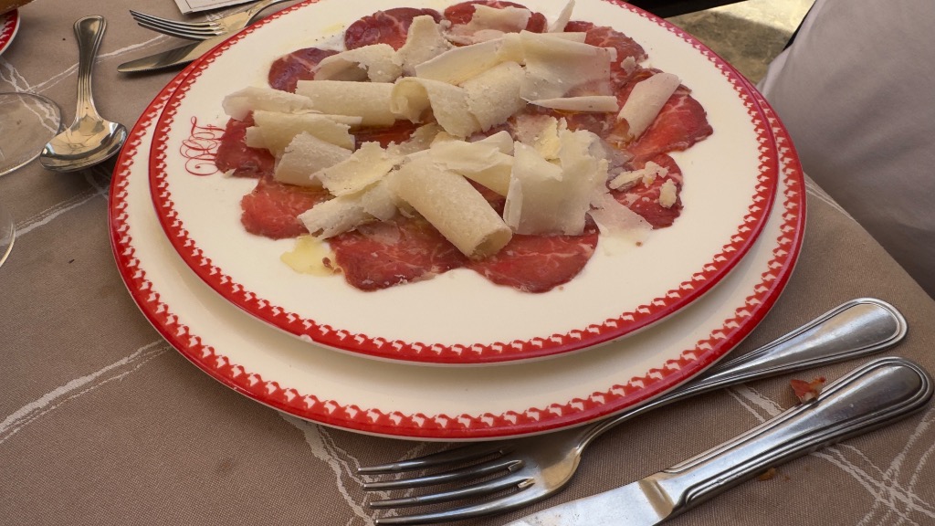 Valoración y opiniones de comida y bebida en El Vendrell, Restaurant Masia Francàs, Carpaccio de buey