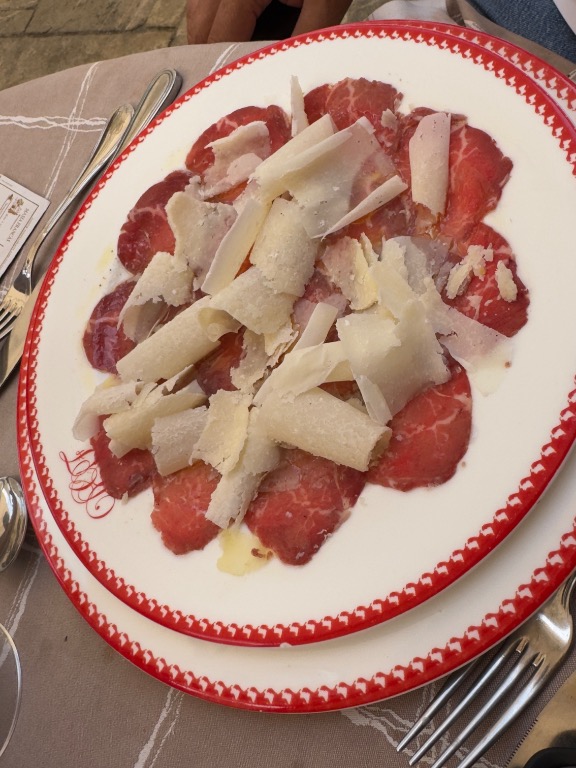 Valoración y opiniones de comida y bebida en El Vendrell, Restaurant Masia Francàs, Carpaccio de buey
