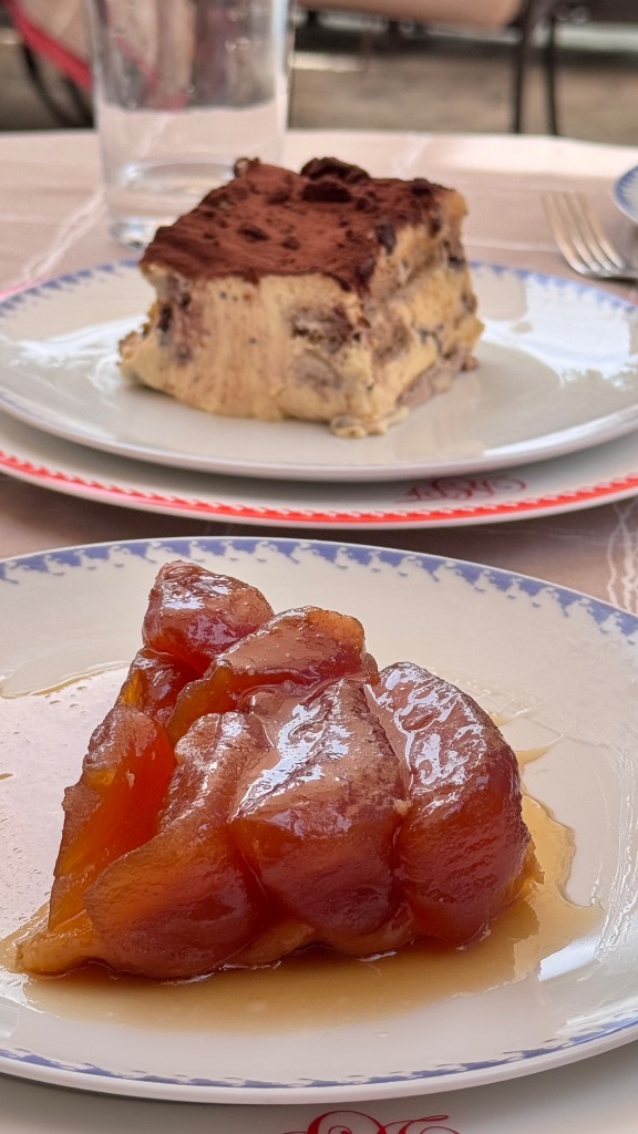 Valoración y opiniones de comida y bebida en El Vendrell, Restaurant Masia Francàs, Tarte tatin