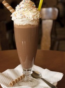 Carta de Restaurantes en Elche, El Mercado Food Hall, Batido de chocolate con nata montada