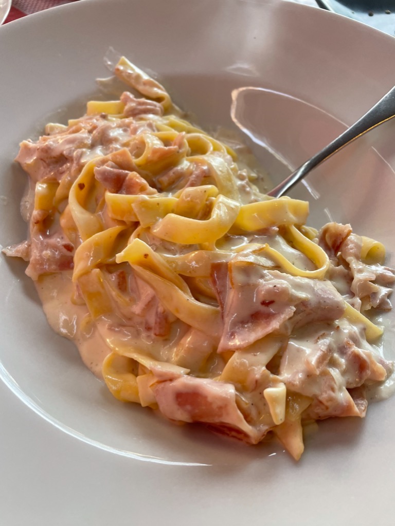 Carta de Restaurantes en Elche, Piccolo Mundo, Taglatelli a la carbonara