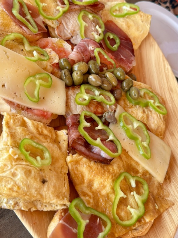 Carta de Restaurantes en Formentera, Restaurant Can Rafalet, Pa amb Coses