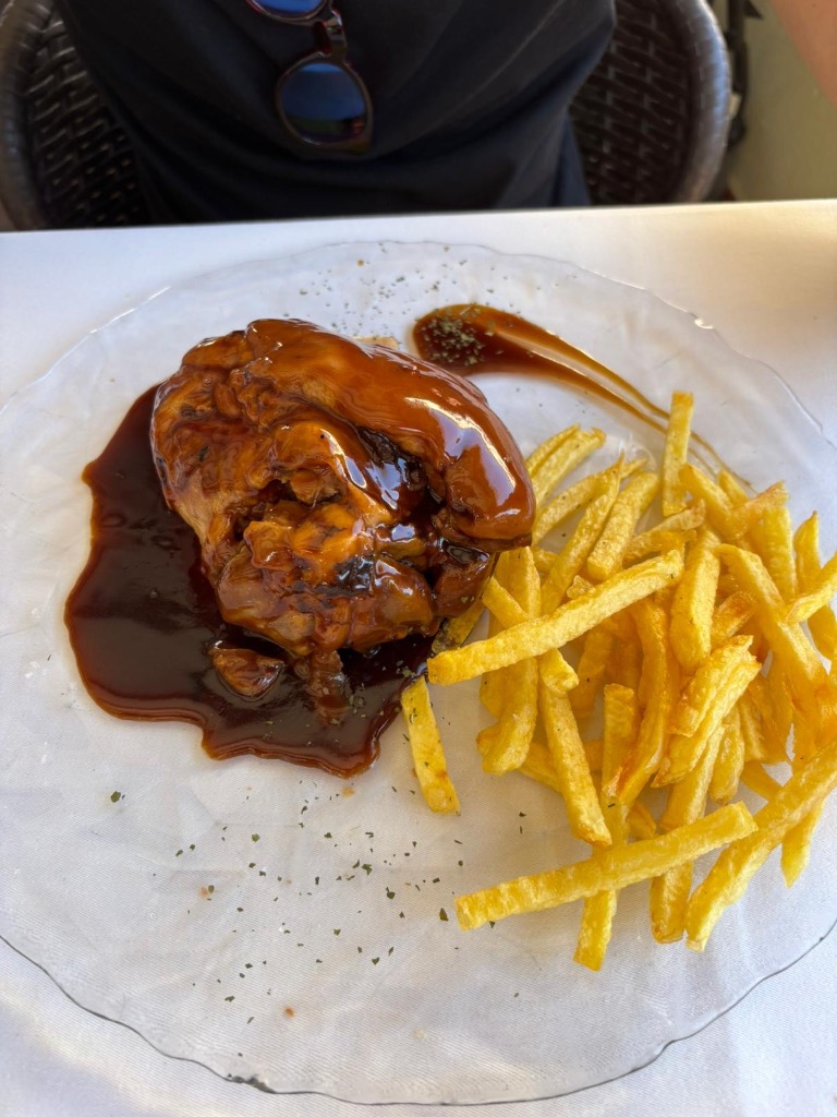 Gastronomy recommendation in Fuengirola: Codillo de cerdo