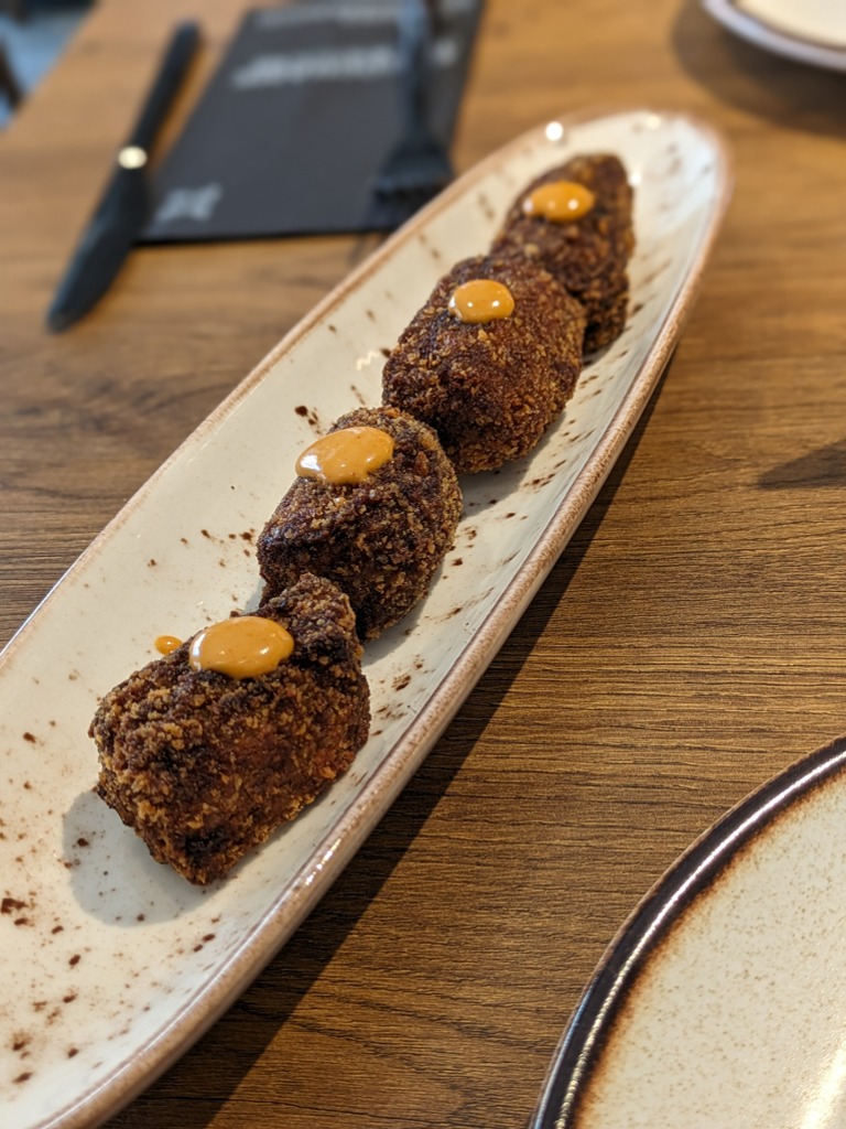 Gastronomy recommendation in Getafe: Croquetas de carrilleras al vino con chocolate