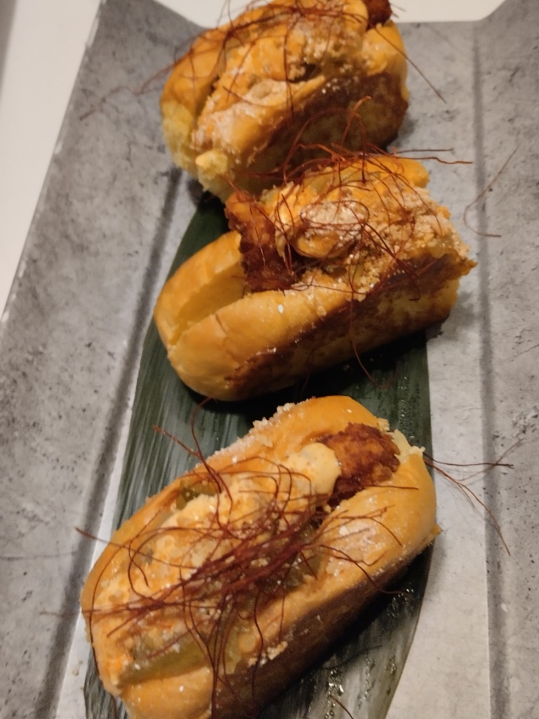 Carta de Restaurantes en Gijón, La Cacharrería, Brioche de langostino con mahonesa de chipotle