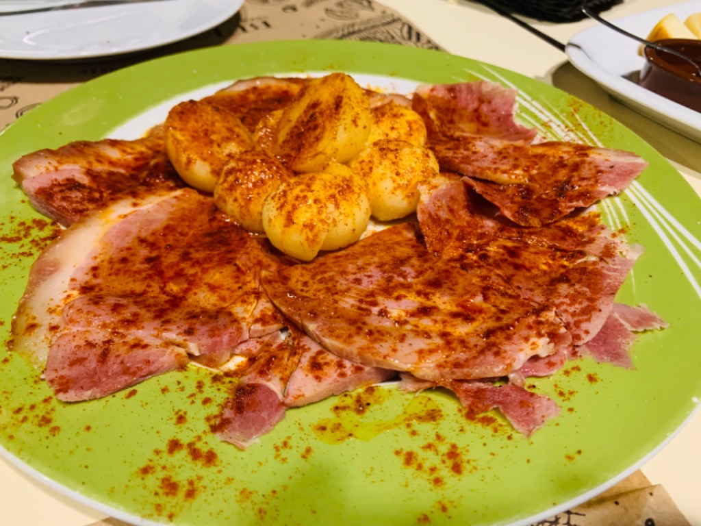 Gastronomy recommendation in Gijón: Lacón cocido