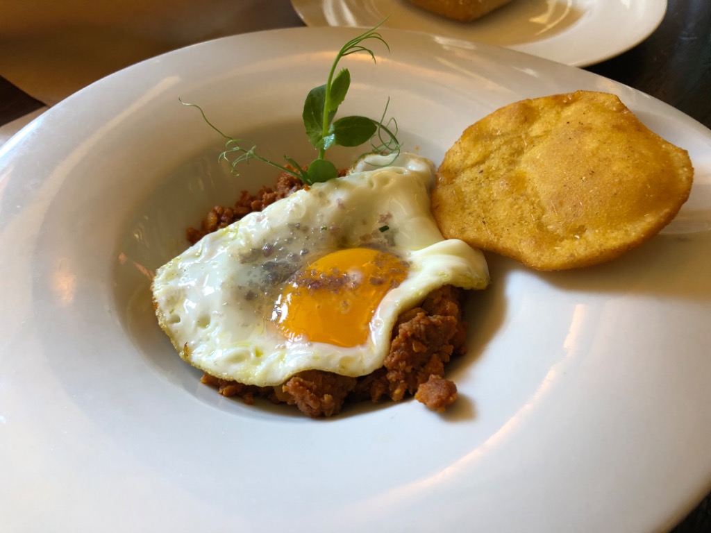 Carta de Restaurantes en Gijón, Restaurante Asturiano La Galana, Torto de maíz con huevo y picadillo