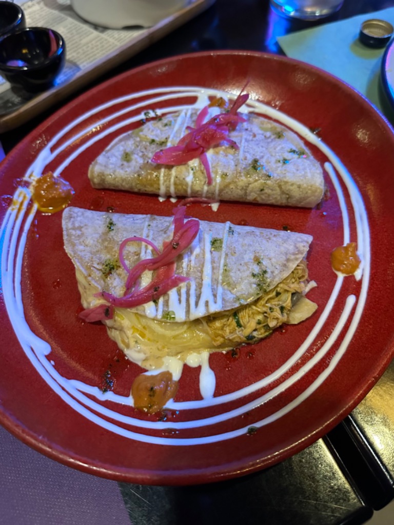 Carta de Restaurantes en Girona, Maguey, Quesadilla de pollo i champiñones