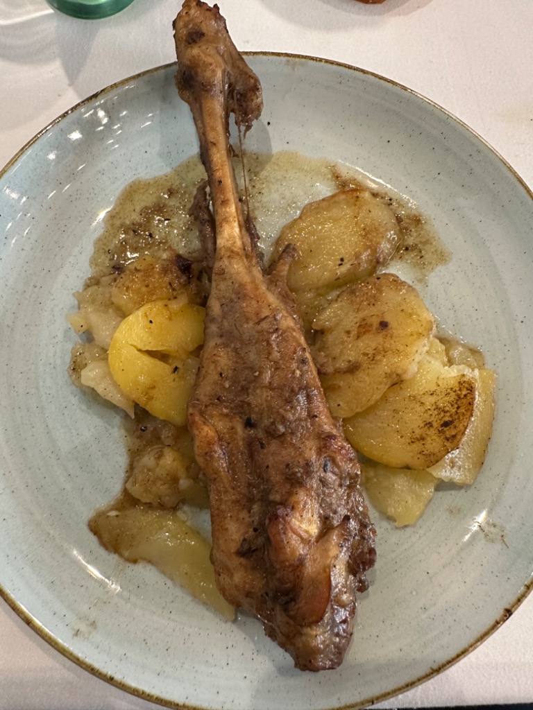 Menu of Restaurants in Girona, Restaurant El Cabrit, Cordero lechal al horno (Menú)