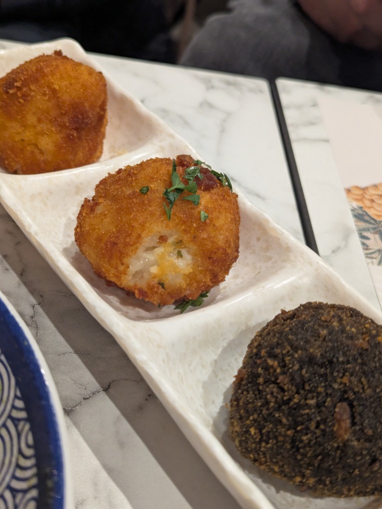 Recomendación gastronómica de Granada: Croquetas Carmela