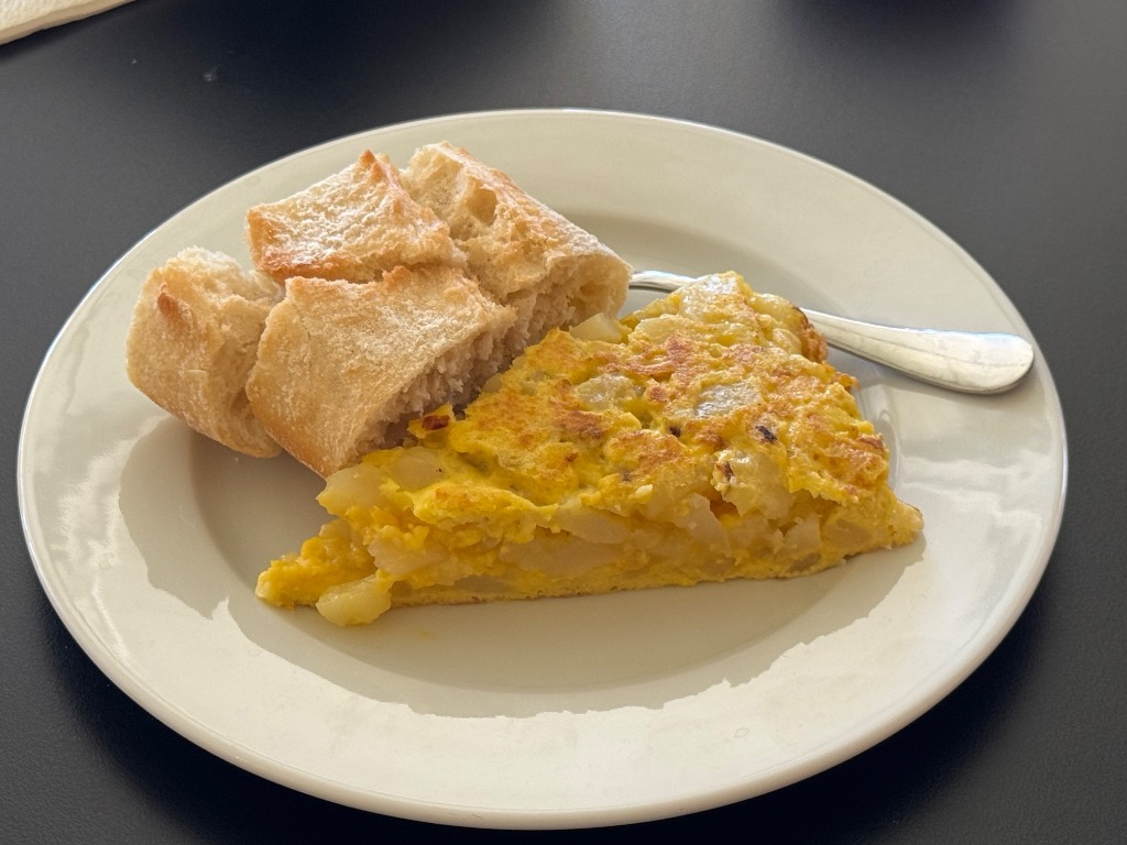 Valoración y opiniones de comida y bebida en Irache, Cafetería Restaurante Camping Iratxe, Pincho de tortilla de patatas
