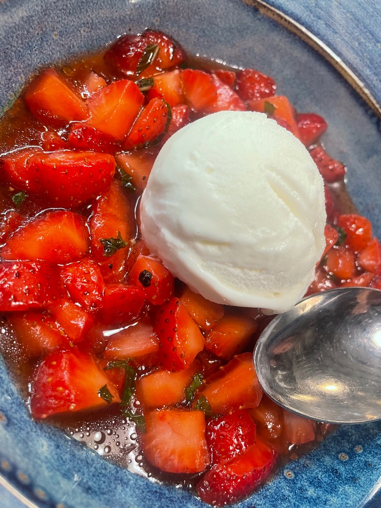 Gastronomy recommendation in l'Ametlla de Mar: Tartar de fresas