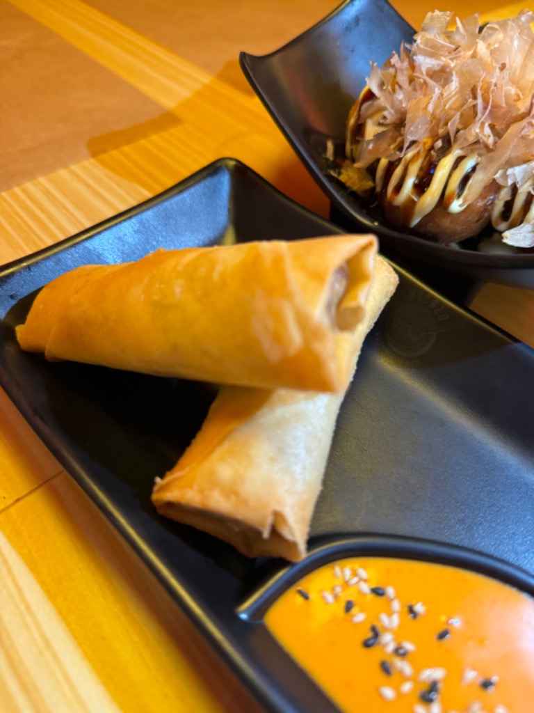 Carta de Restaurantes en León, Micazo Ramen, Rollitos de primavera de pato y verduras