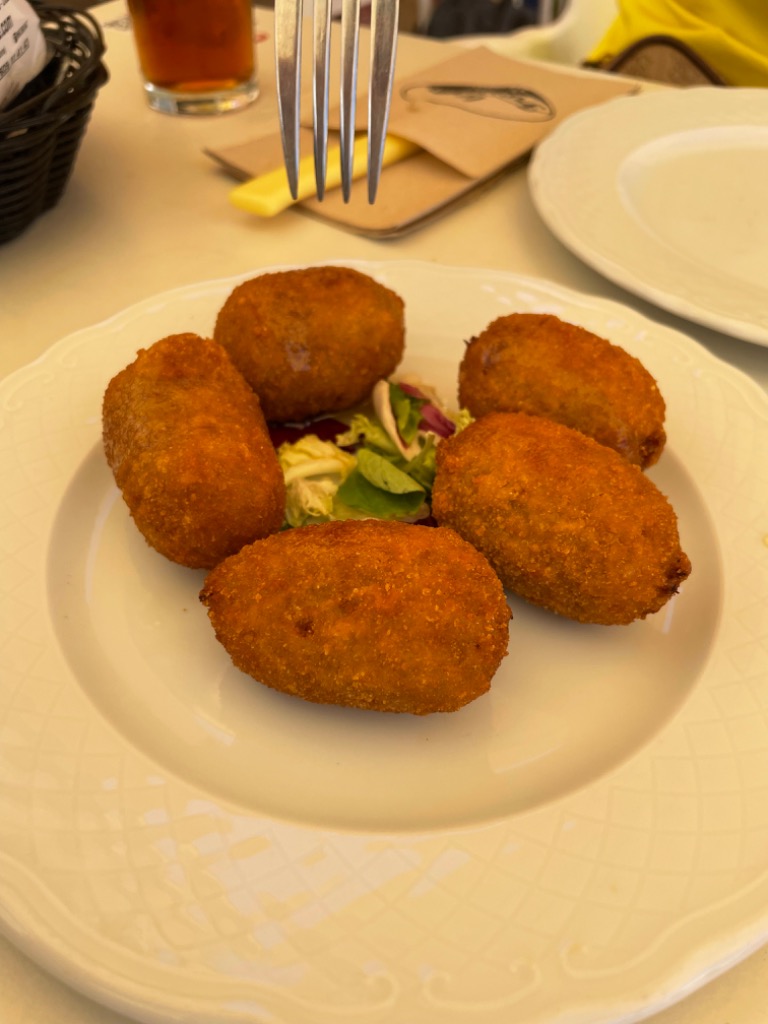 Menu of Beer Halls in Lepe, La Fresquita, Croquetas de secreto con miel