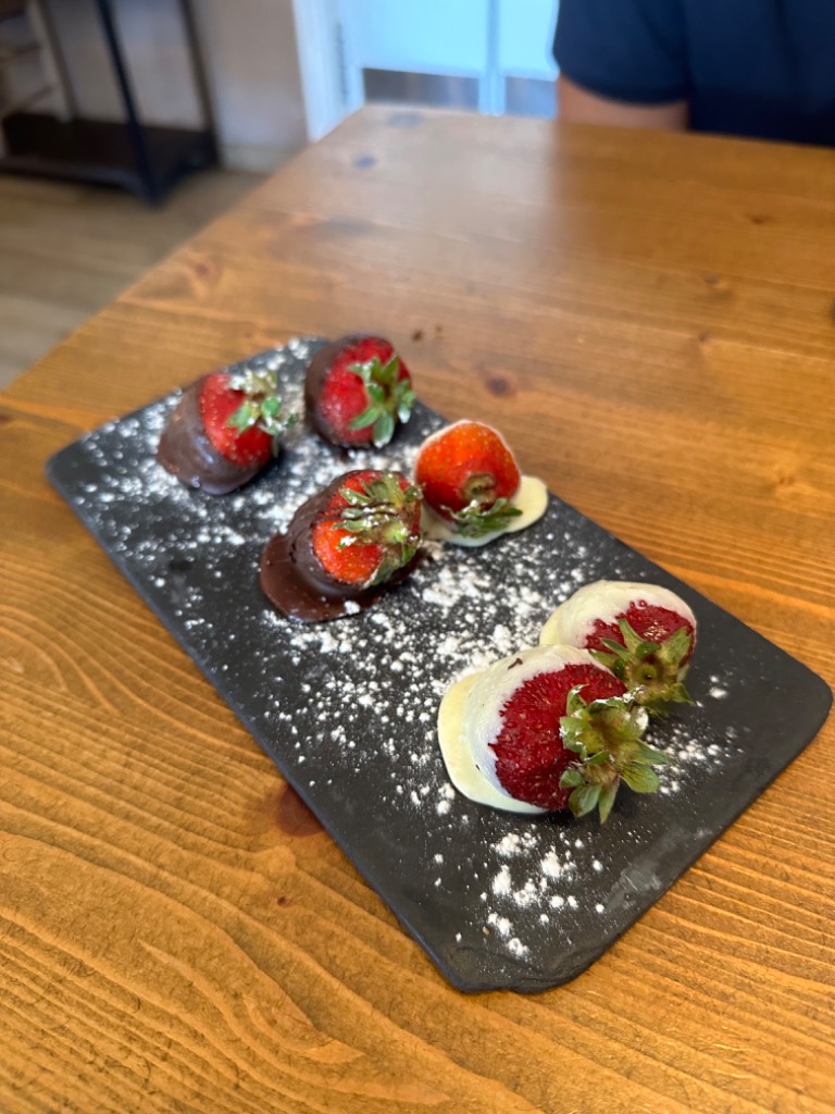 Menu of Restaurants in Llafranc, Marmara Llafranc, Fresas con chocolate