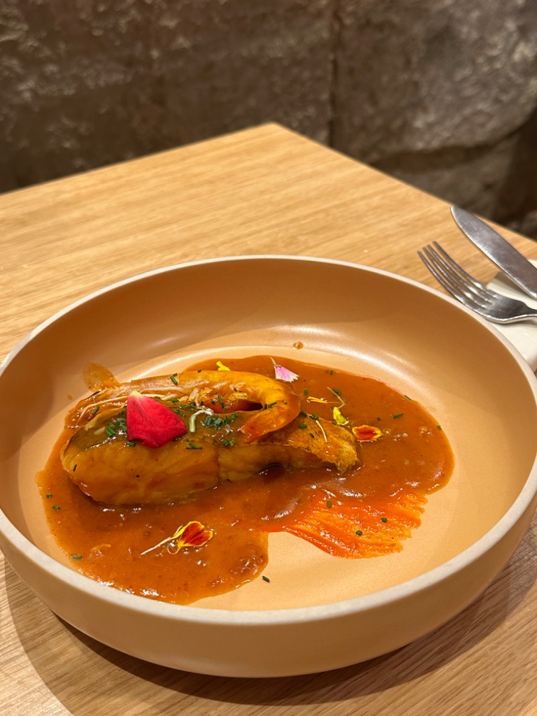 Carta de Restaurantes en Logroño, CASA RÍOS, Merluza de anzuelo con salsa americana y langostinos (menu)