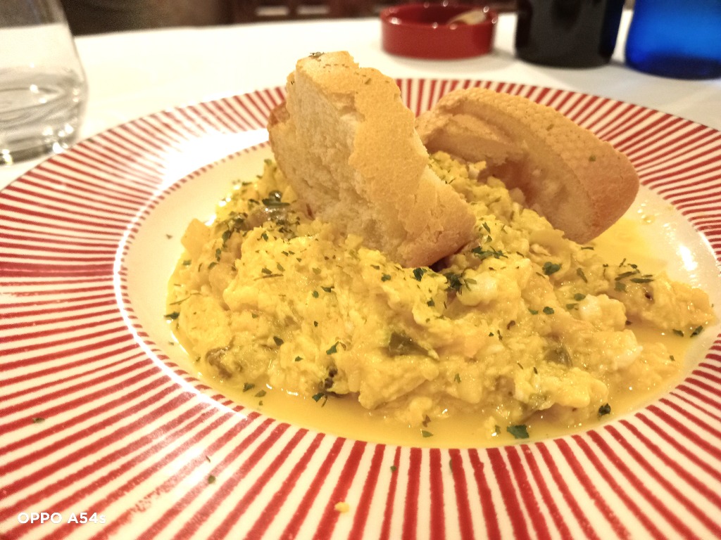 Carta de Restaurantes en Logroño, Restaurante La Chata 1821, Revuelto de bacalao con pimentos verdes y tostas