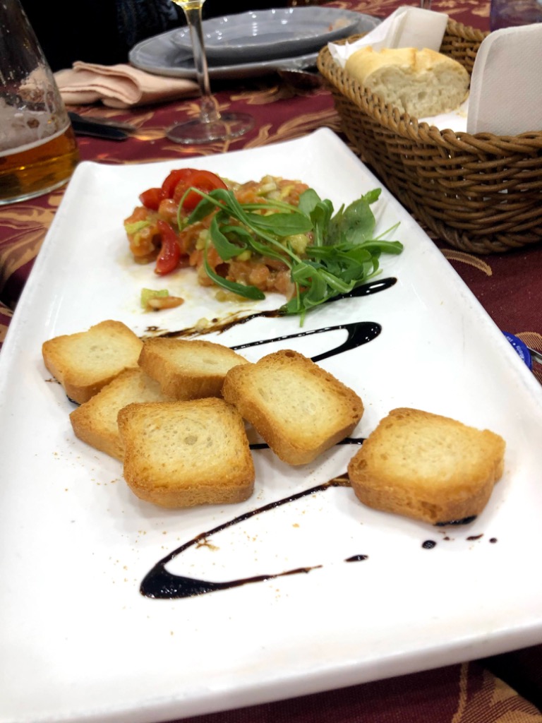 Menu of Restaurants in Lorqui, Celebraciones Odessa, Tartar de salmón y bacalao ahumado
