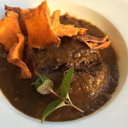 Carta de Restaurantes en Madrid, Baco y Beto - Taberna, Carrilleras de Ternera estofadas al vino tinto.