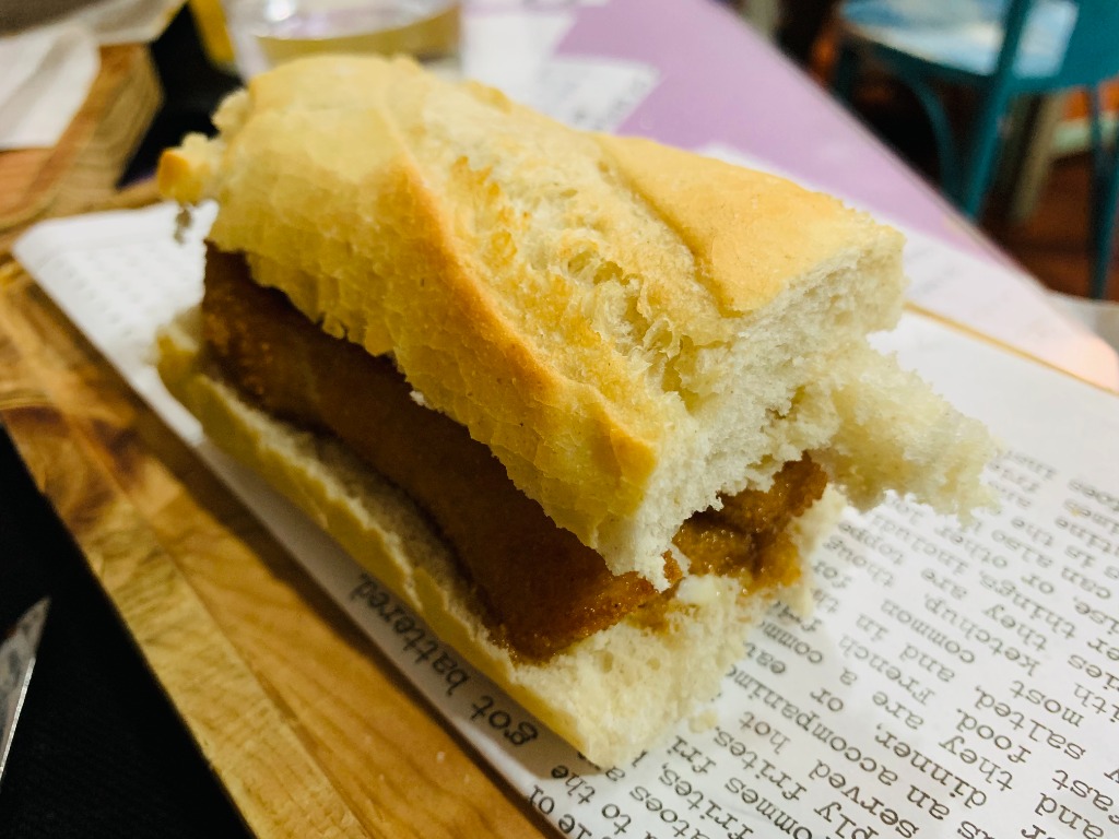 Carta de Restaurantes en Madrid, El minibar, Montadito de rabas de calamar con alioli.