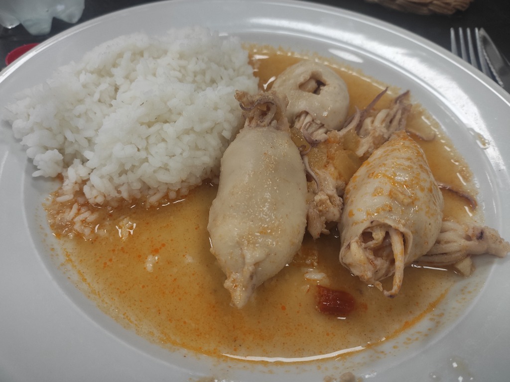 Menu of Restaurants in Madrid, El Rincón De Paula II, Chipirones en salsa marinera (menú del día)