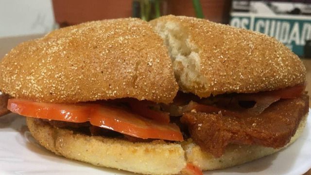 Carta de Restaurantes en Madrid, La Alpargata - Taberna Vegana, Choripán con chimichurri