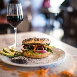 Carta de Restaurantes en Madrid, L'Adoré, Bagel Vegano