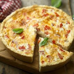 Carta de Restaurantes en Madrid, L'Adoré, Quiche de jamón serrano, queso manchego y tomate