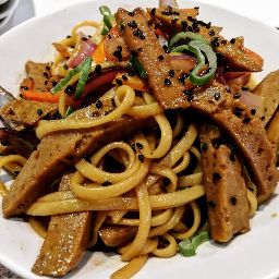 Carta de Restaurantes en Madrid, Los Andenes Vegan, Tallarin saltado