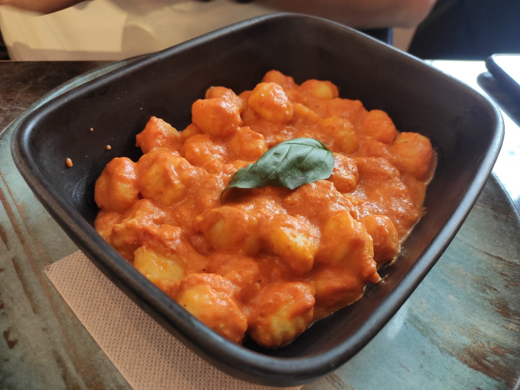Menu of Restaurants in Madrid, Pizza Jardín, Gnocchi a la Sorrentina (menú del día)