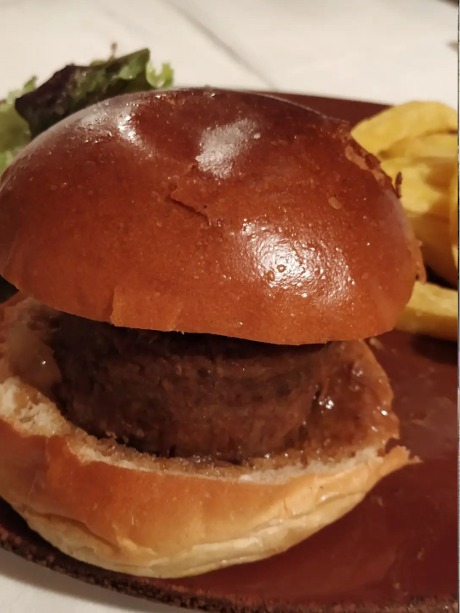 Carta de Restaurantes en Madrid, Restaurante La Gamella, Hamburguesa de rabo de toro con salsa de Bourbon