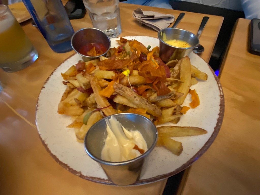 Menu of Restaurants in Málaga, La Pachamama - Cocina Peruana, Salchipapa