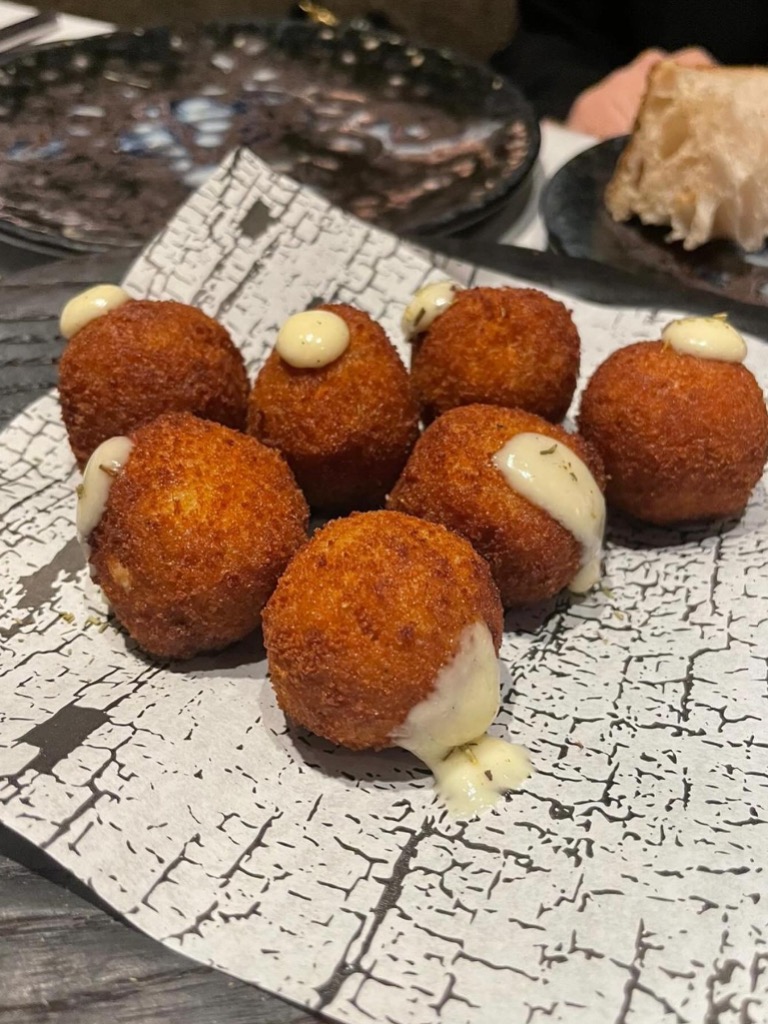 Carta de Restaurantes en Marbella, LEÑA Marbella. Las brasas x Dani García, Croquetas de pollo asado