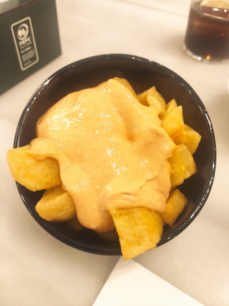 Carta de Restaurantes en Marbella, Taberna Casa Blanca Banús, Tapa Patatas Bravas