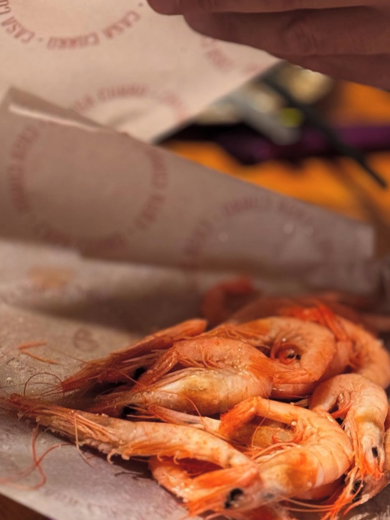 Carta de Restaurantes en Marbella, Taberna Casa Curro Marbella, Gambas cocidas de Huelva en su punto de sal