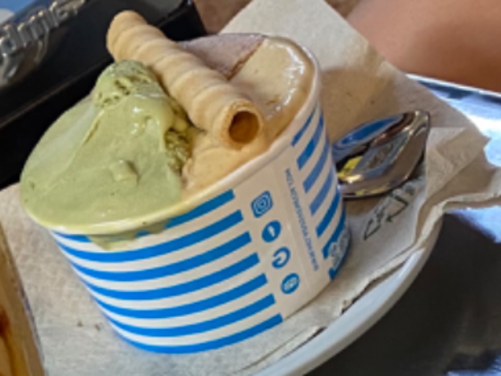 Carta de Restaurantes en Mazarrón, Helados Artesanos Venecia Bahía, Tarrina de helado
