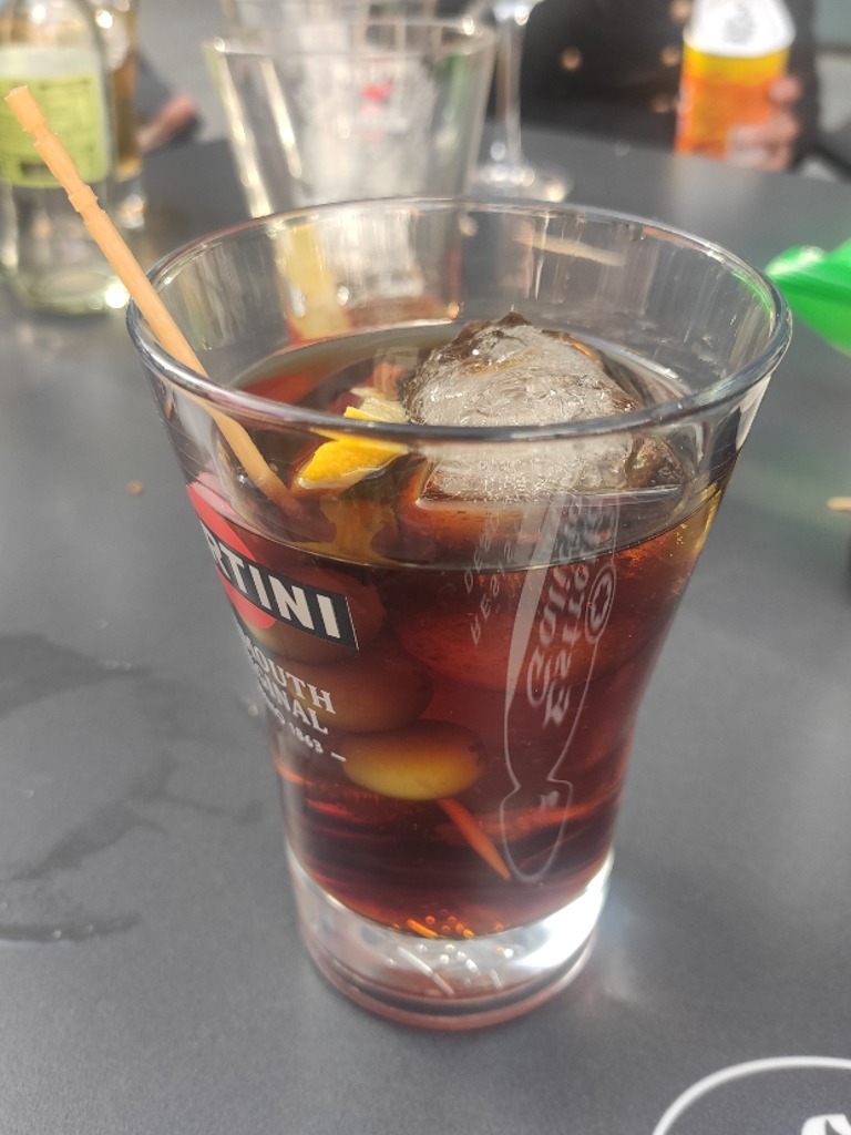 Carta de Cervecerías en Mieres del Camín, Café Cachitos, Vermú Petroni