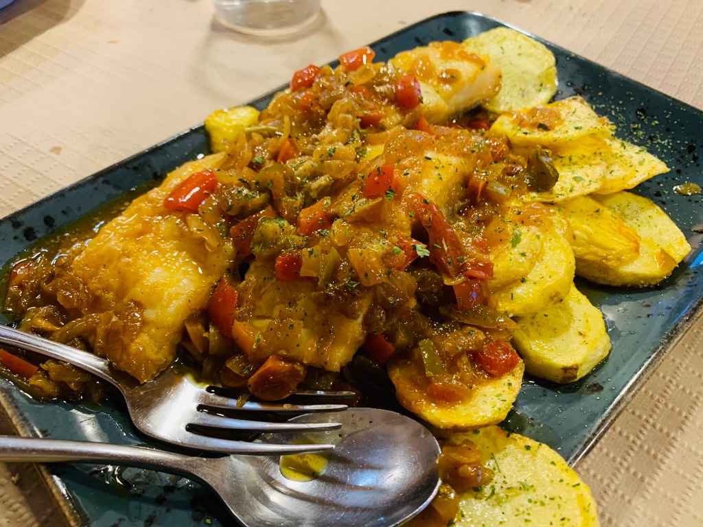 Menu of Restaurants in Mieres del Camín, Bar Sidrería El Patio, Bacalao Trasacar con Pisto