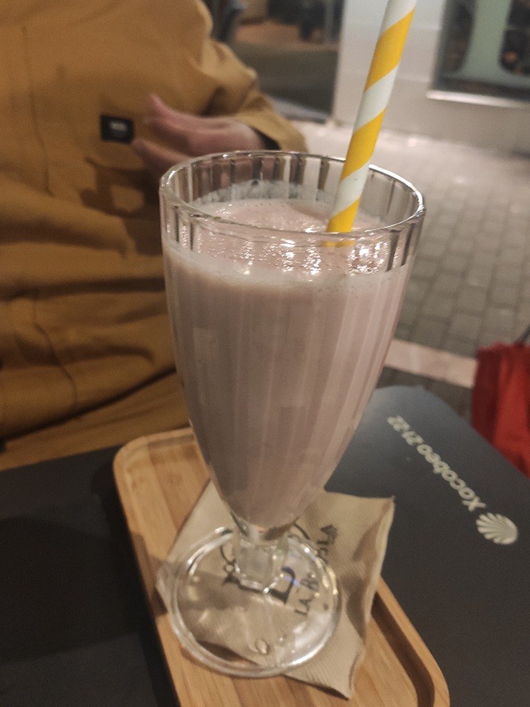 Carta de Cervecerías en Mieres del Camín, La Brújula Café, Batido de fresa