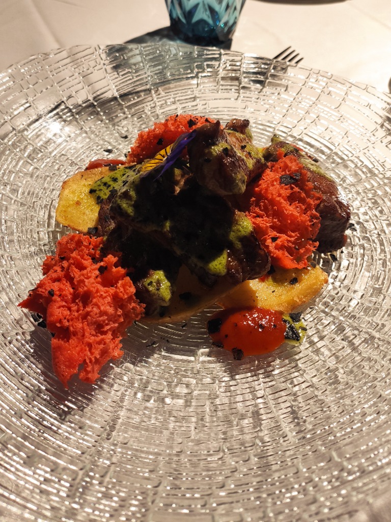 Carta de Restaurantes en Mieres del Camín, La Mendiga, Lagarto de cerdo con espuma de butifarra