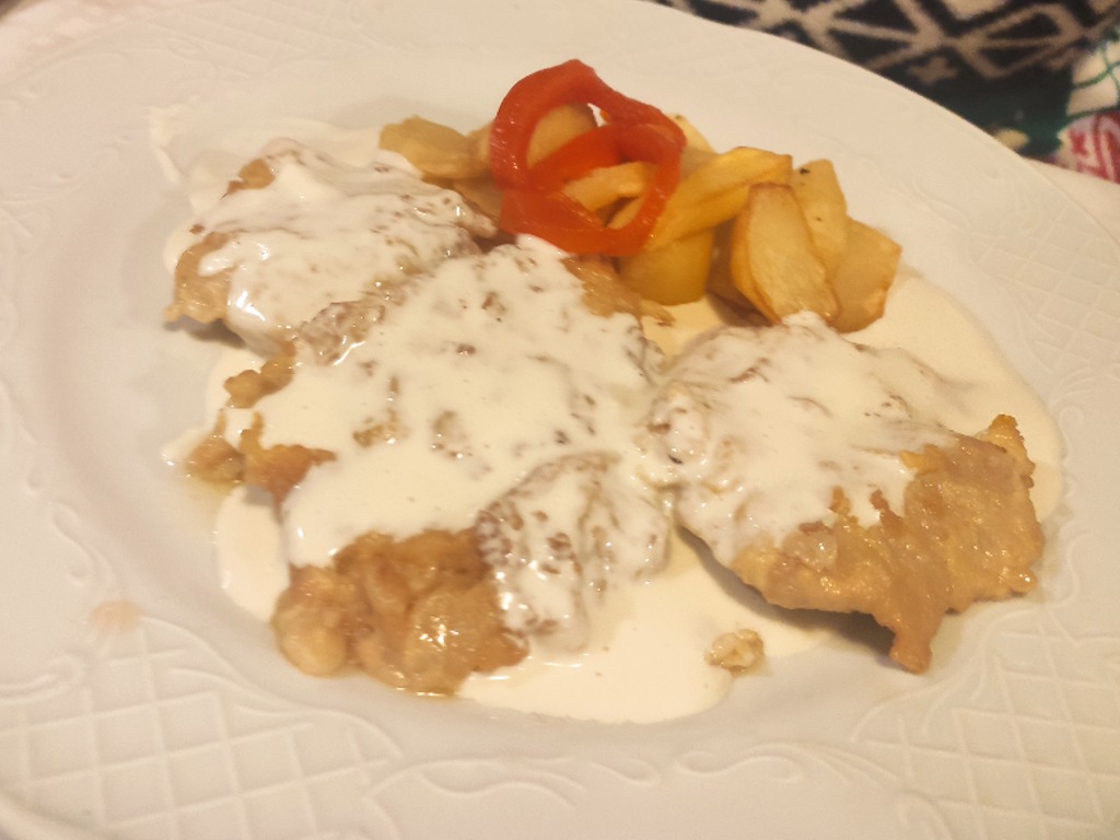 Carta de Restaurantes en Mieres del Camín, Restaurante Casa Óscar, Escalopines al queso (Menú Navidad)