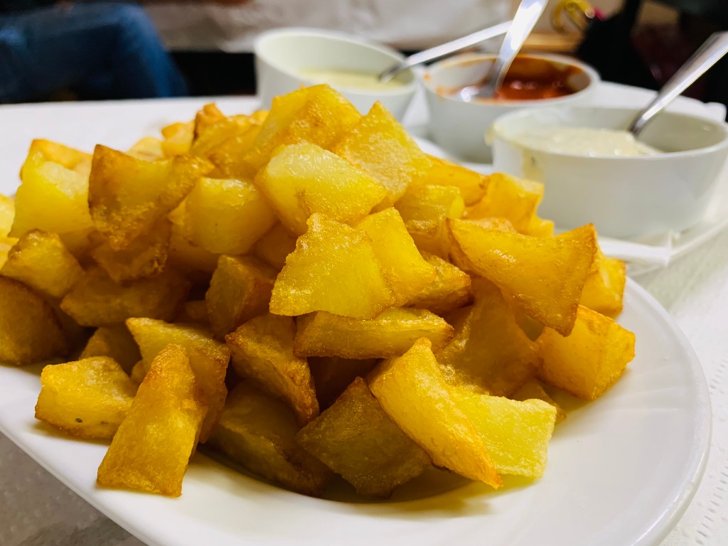 Carta de Restaurantes en Mieres del Camino, Sidrería Restaurante Casa Fulgencio, Patatas tres salsas