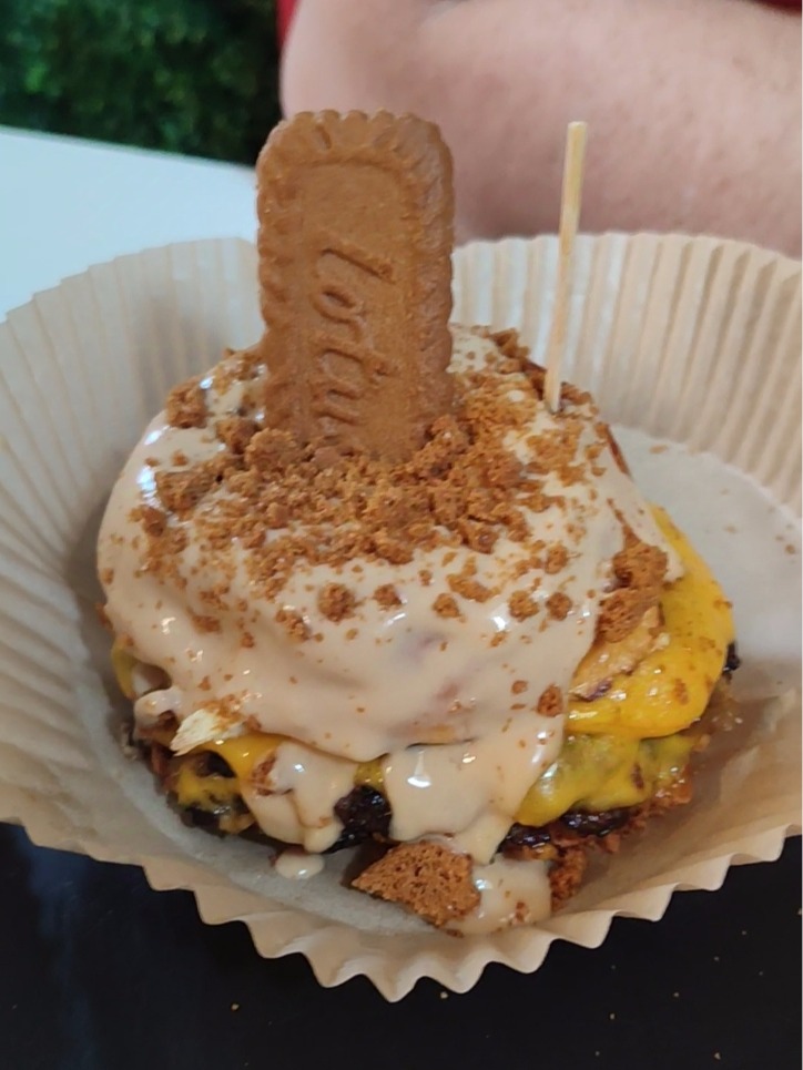 Carta de Restaurantes en Molina de Segura, Los Pepes Giant Burger, LotusBurguer