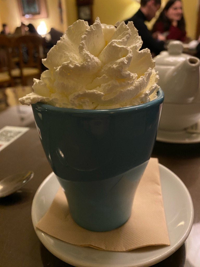 Menu of Restaurants in Murcia, Altillo, Gofre a la taza con nata montada